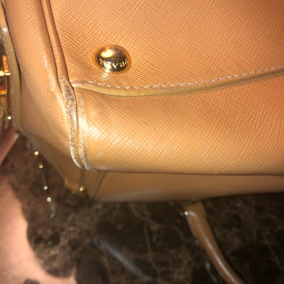 Authentic Prada Saffiano Caramello - Picture 6 of 8